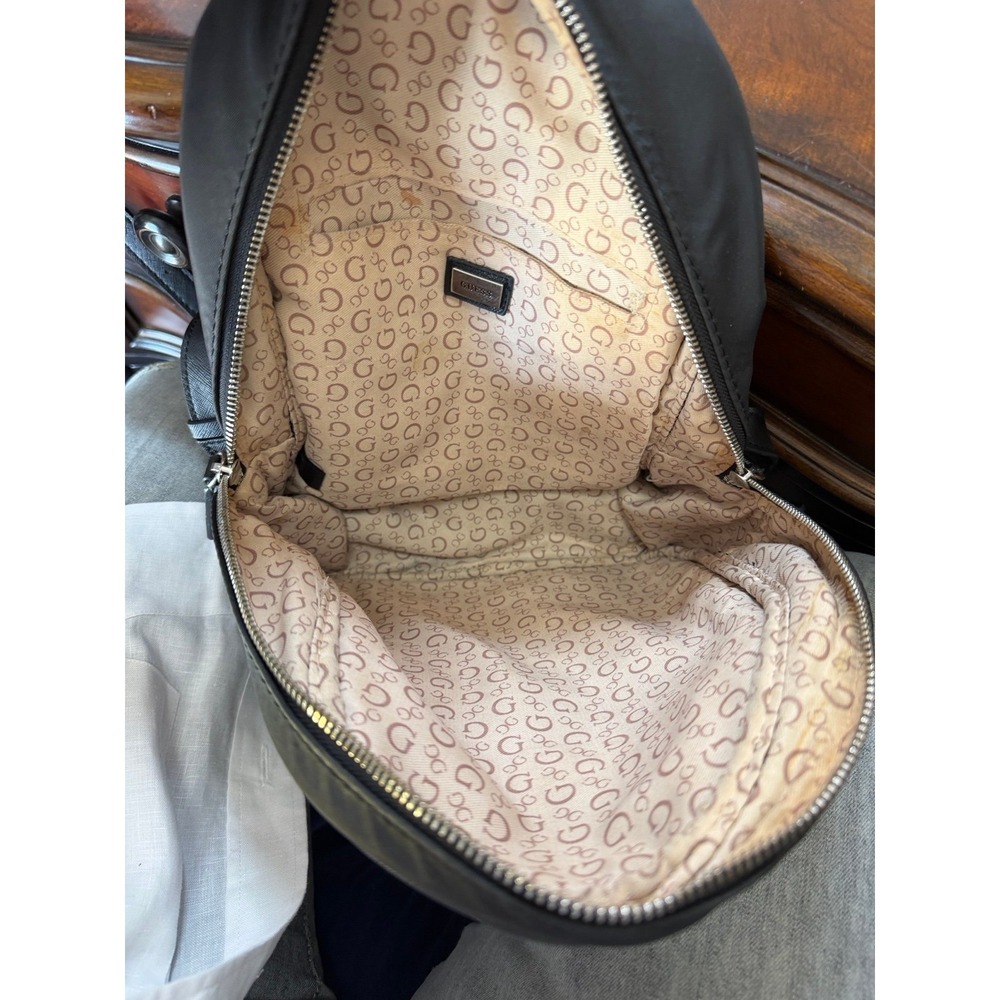 Backpack‎ - Picture 4 of 7